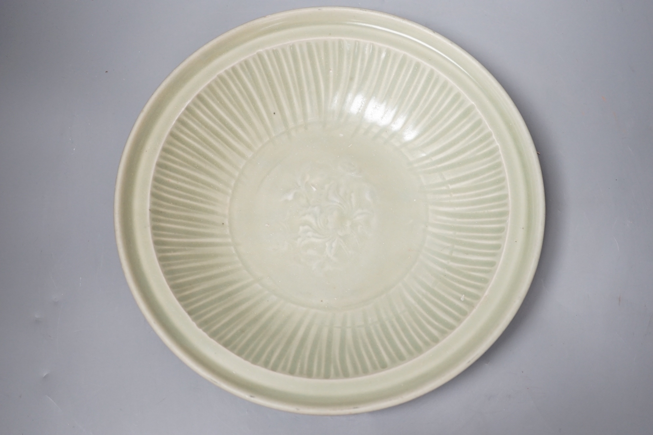 A Chinese Longquan celadon dish, 14th/15th century - 29cm wide